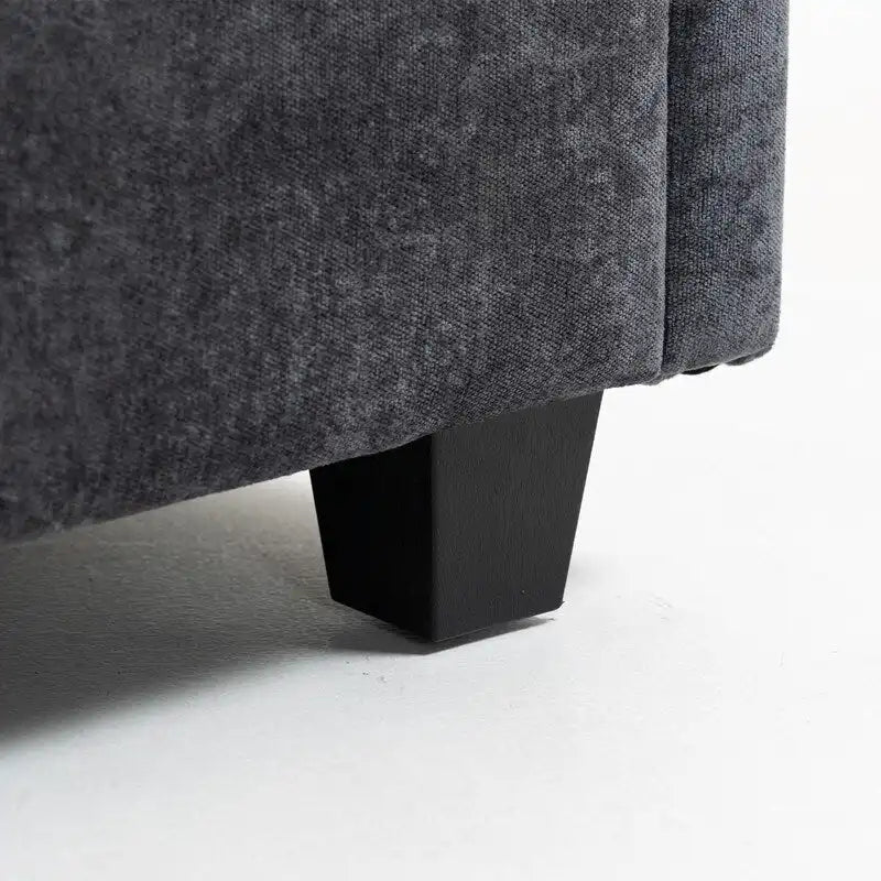 111.42 Canapé trois places en chenille