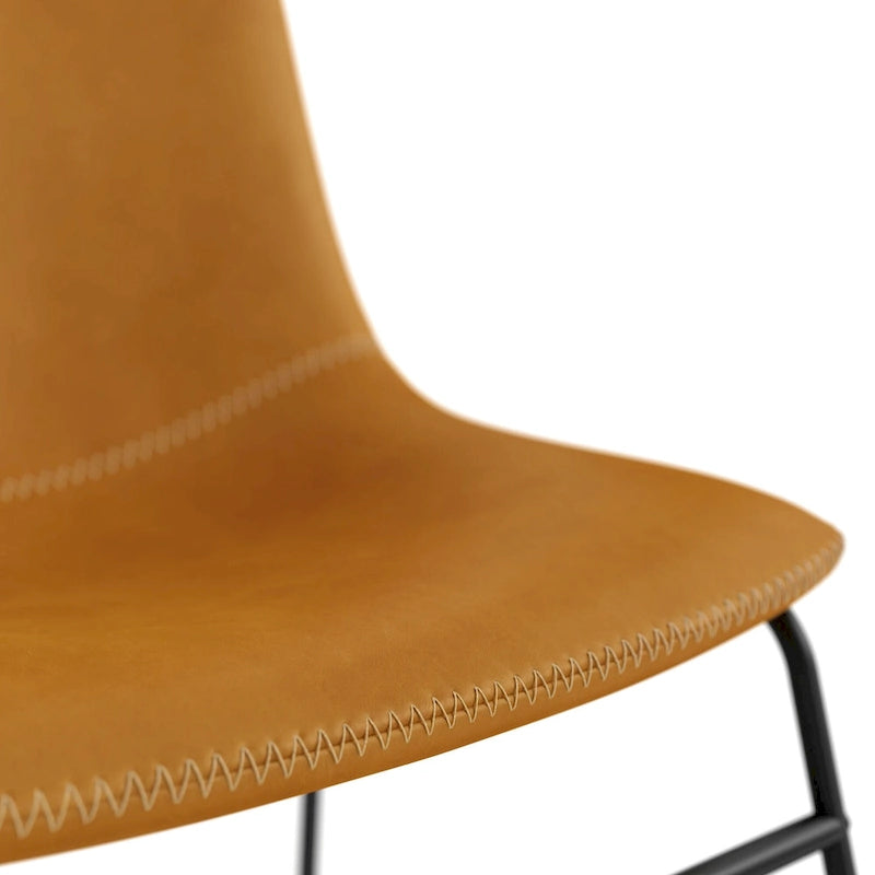 Chaises d'appoint en cuir vegan avec pieds noirs