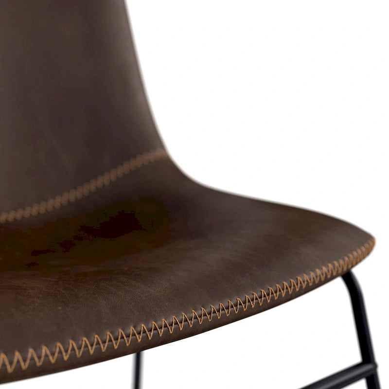 Chaises d'appoint en cuir vegan avec pieds noirs